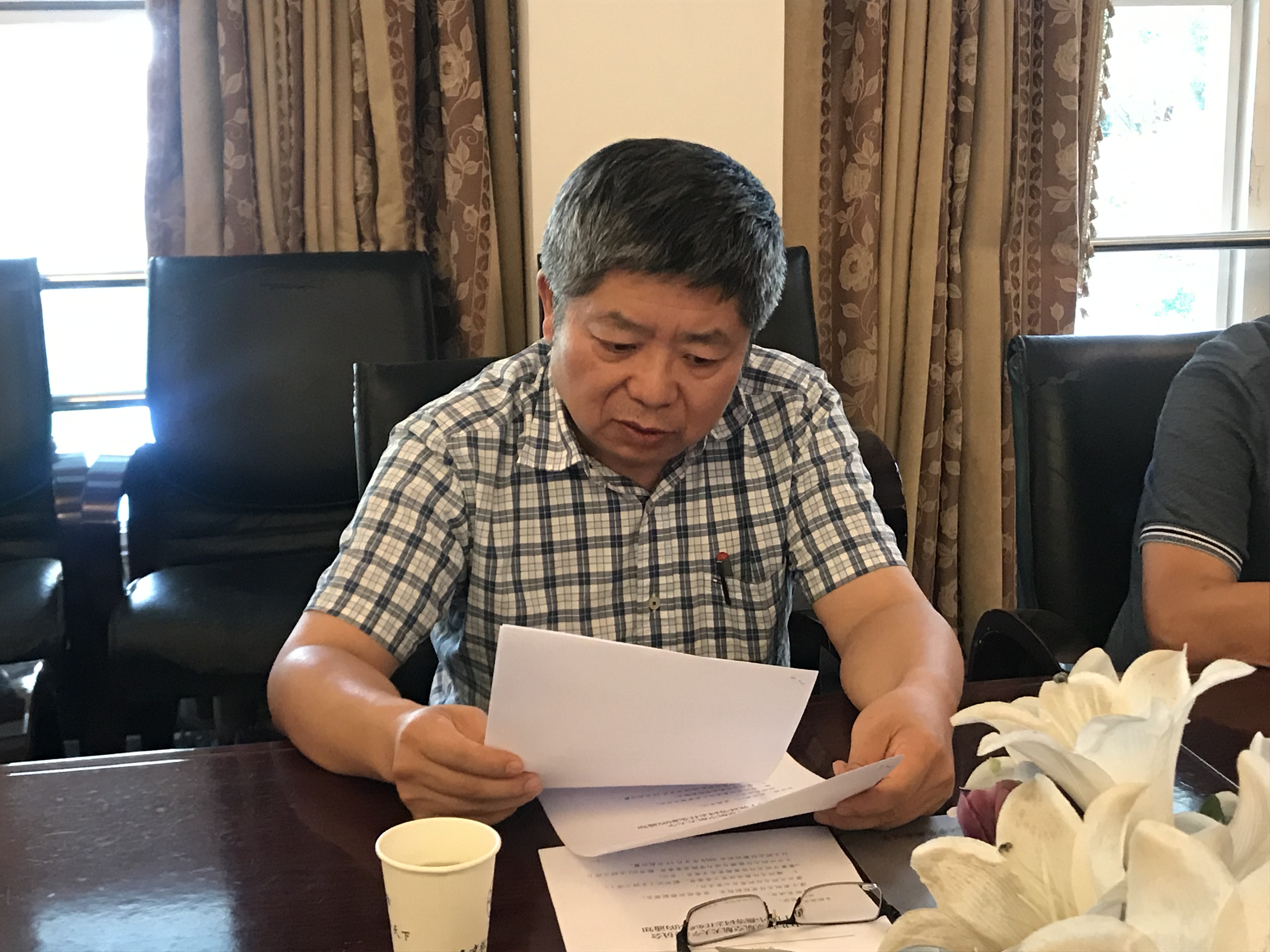 9月19日下午,体育部召开党总支书记袁贵平任职宣布大会.